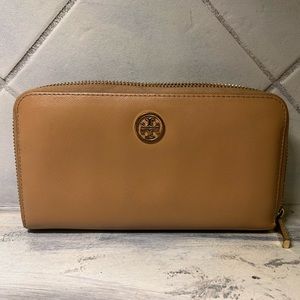 Tory Burch Robinson Continental Zip Around